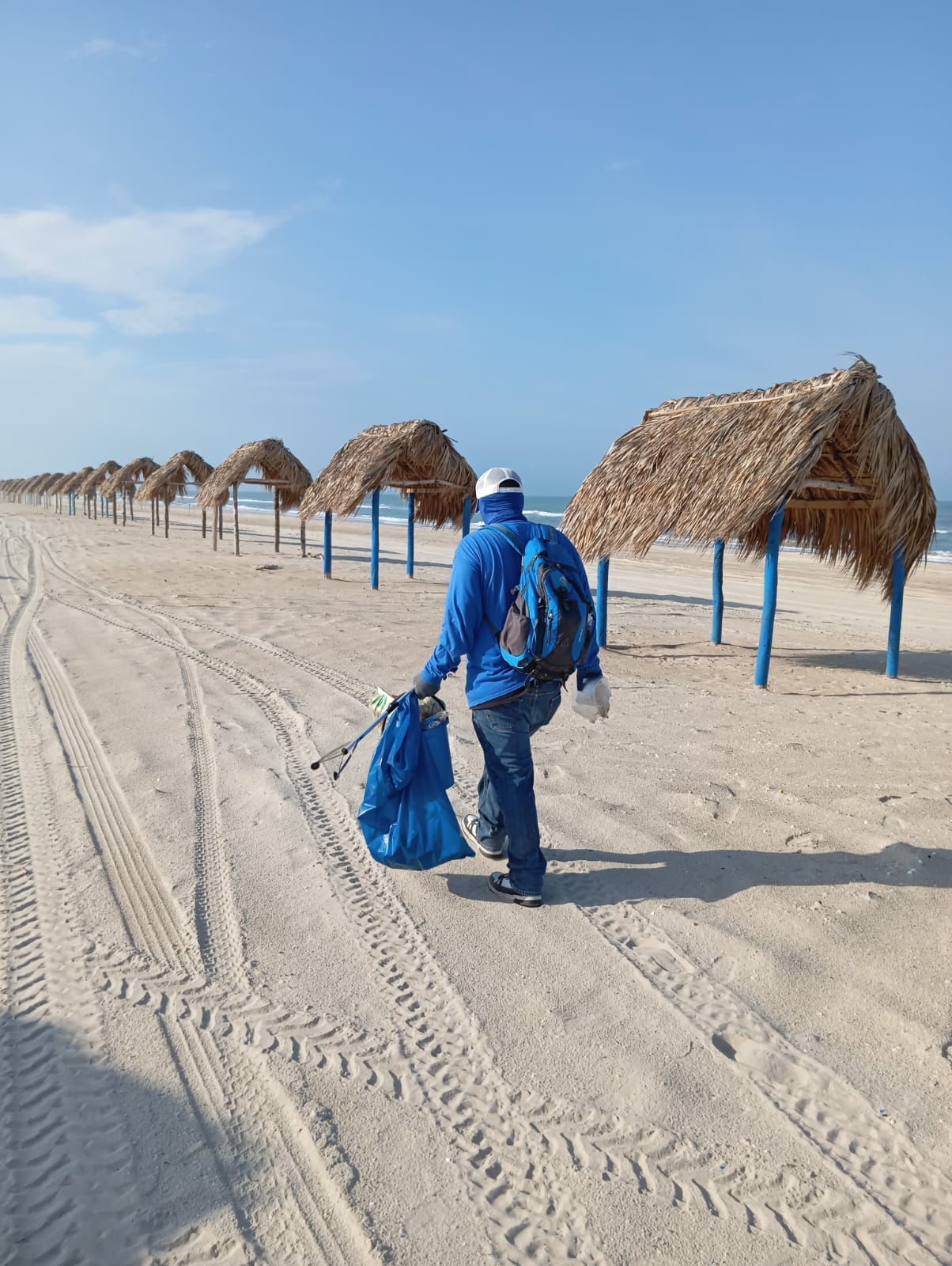 limpieza-conenedores-basura-playa-la-pesca-mejora-tu-playa-junio-2025