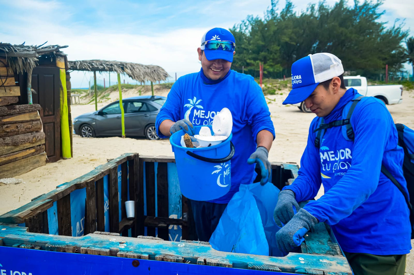 limpieza-contenedores-basura-playa-la-pesca-mejora-tu-playa-junio-2025