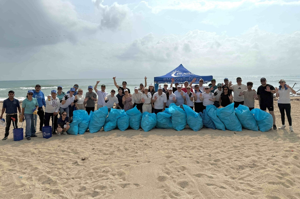 Mejora tu Playa y PepsiCo limpian Playa Fundadores