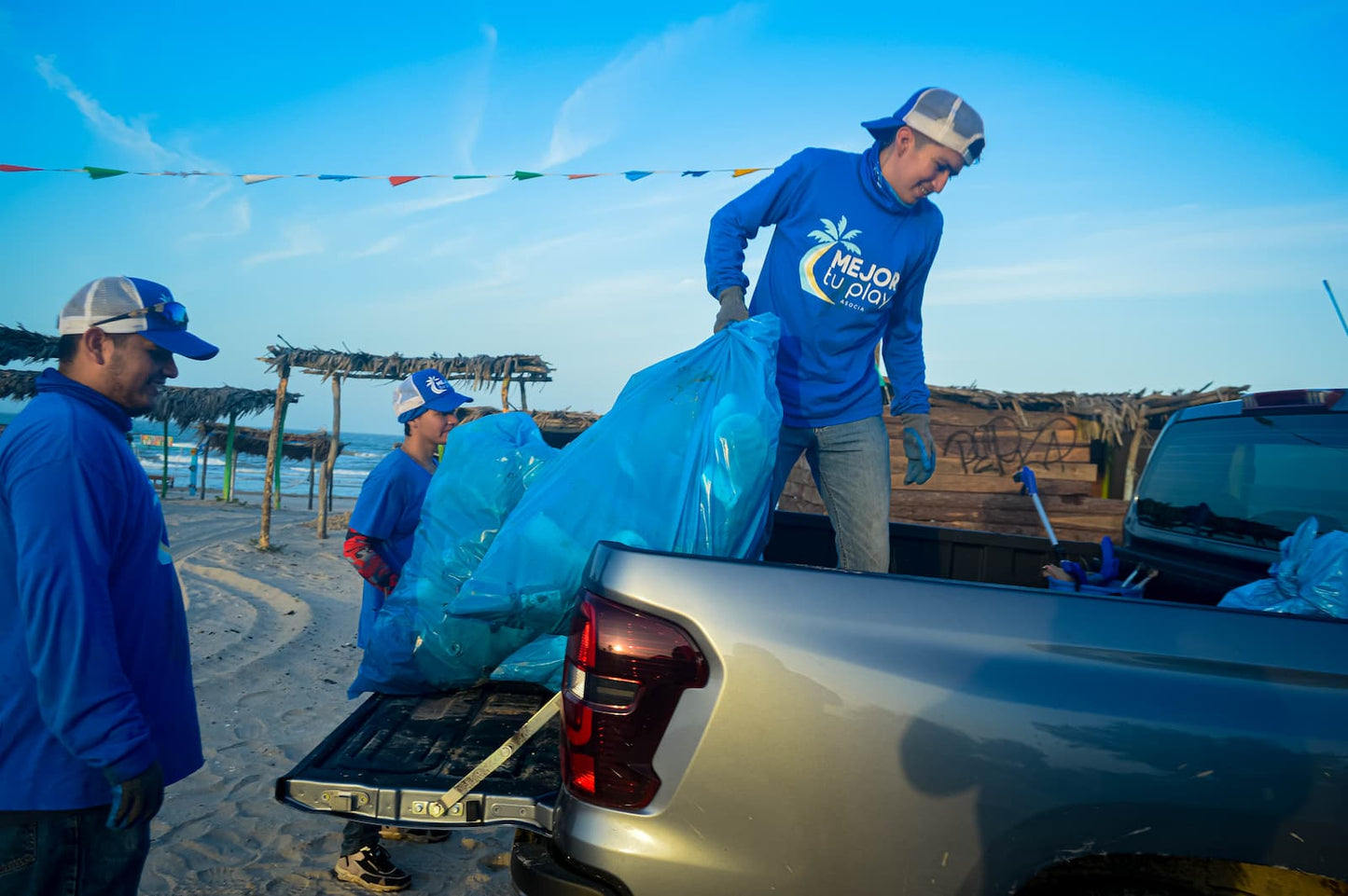 Voluntarios ambientales: el motor del cambio en las costas mexicanas