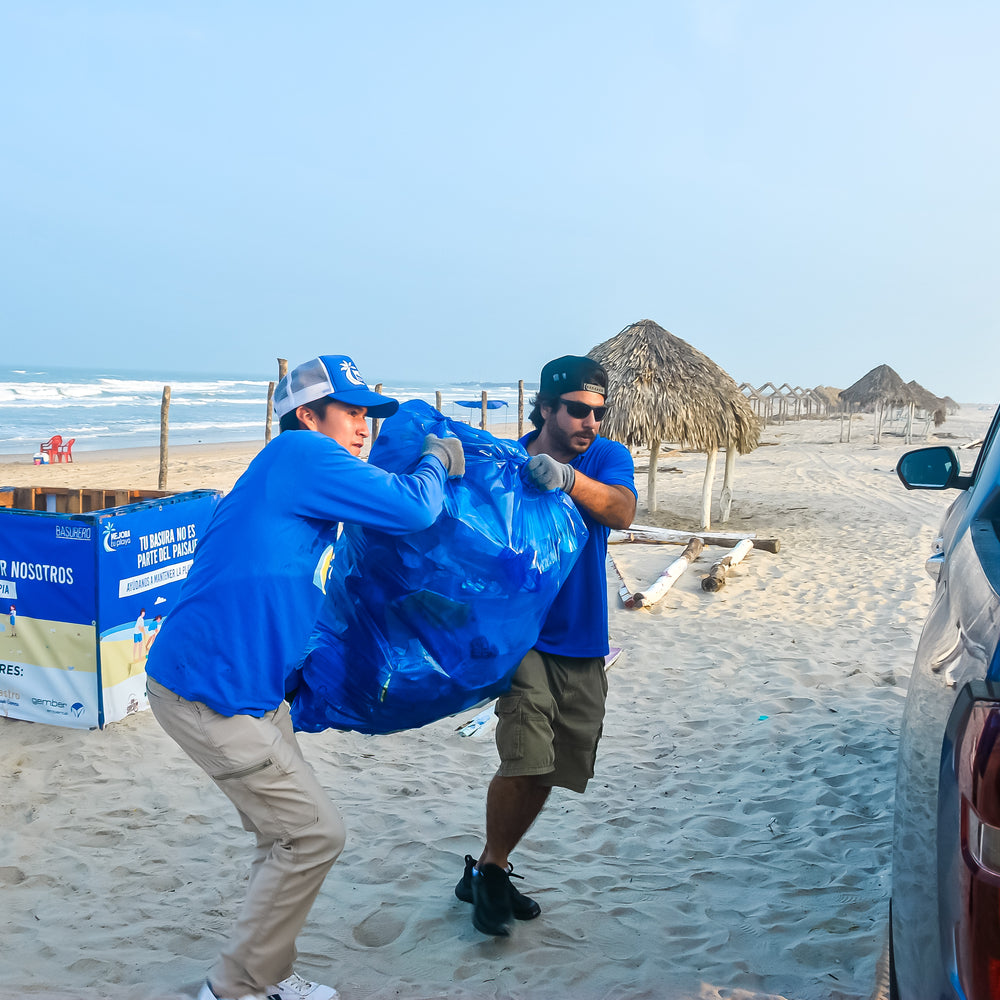 Limpieza de los contendores de Mejora tu Playa A.C.