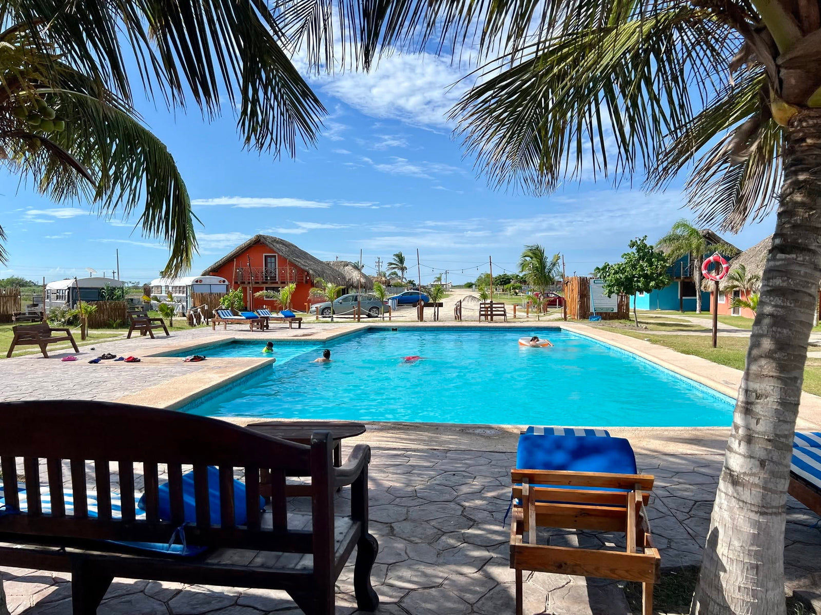 Conoce Bungalows Tropicana